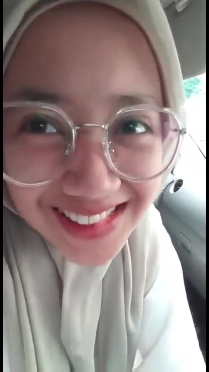 Indo Viral Tante Binor Cantik Pemilik Hotel dan Restauran Surabaya Indonesia Service Client